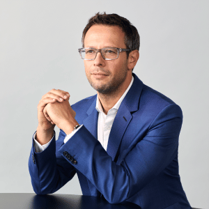 Giles Pratt Headshot