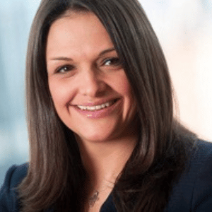 Julia Perez Headshot