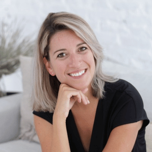 Karola Kassai Headshot