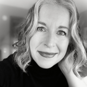 Laura Hartnett Headshot