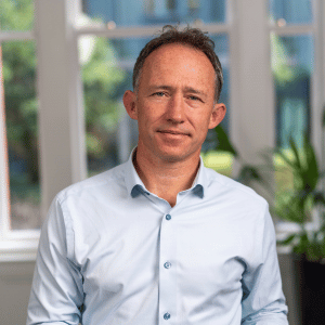 Stephen Dowling Headshot (1)